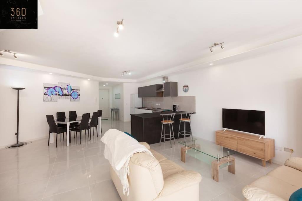 Spacious 2Br Apt In Qawra - Perfect For Families By 360 Estates Сент-Полс-Бей Экстерьер фото